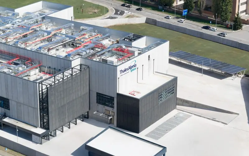 Thales Alenia Space has inaugurated its €100 million satellite manufacturing facility in Rome, which was partially funded through Italy’s €190 billion National Recovery and Resilience Plan (PNRR).