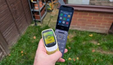 I ditched my smartphone for an app-free feature phone — here's what happened