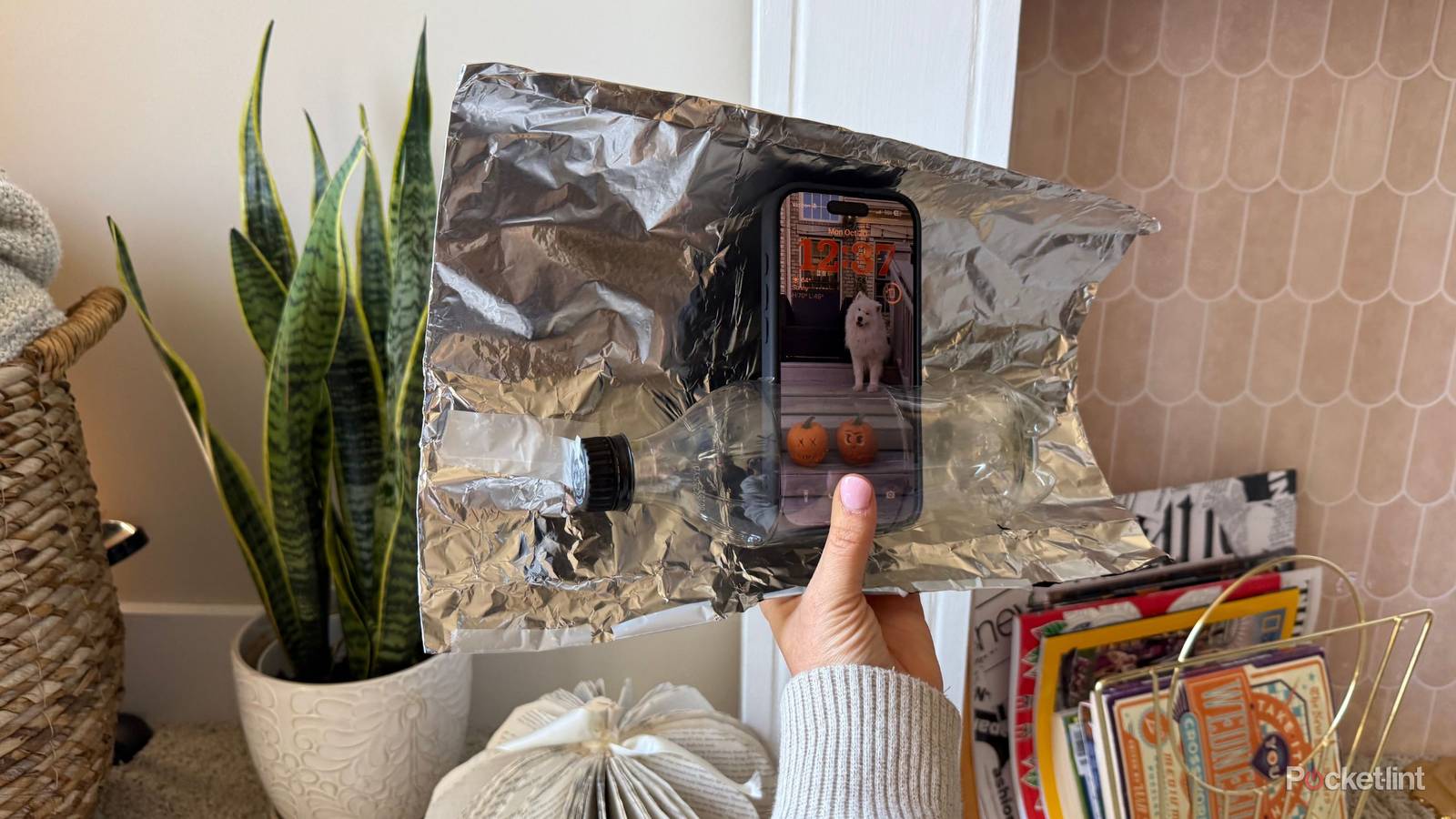 I built an aluminum foil smartphone signal booster (here's how it went)