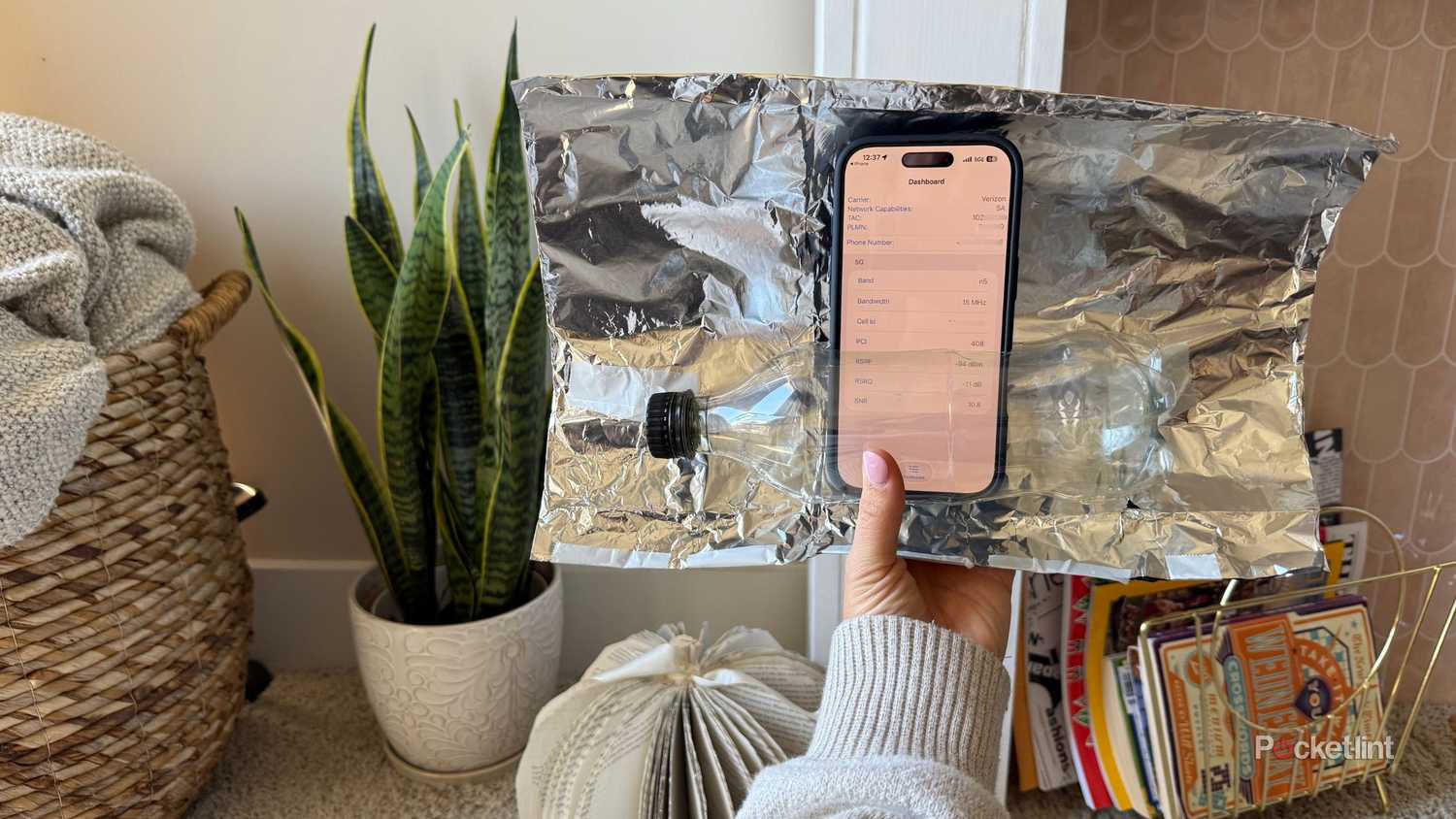 Aluminum foil as an amplifier. 