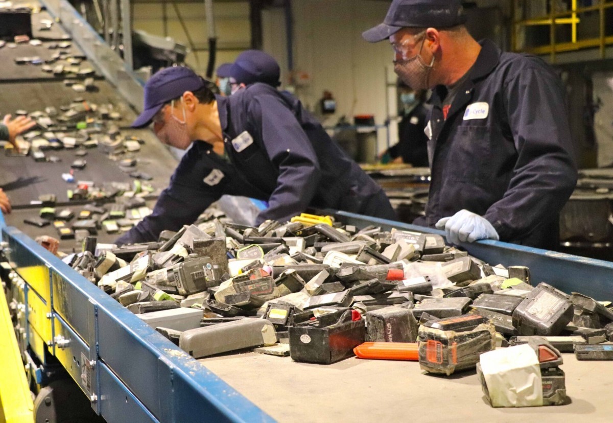 China's new battery plan targets 99% recycling rate