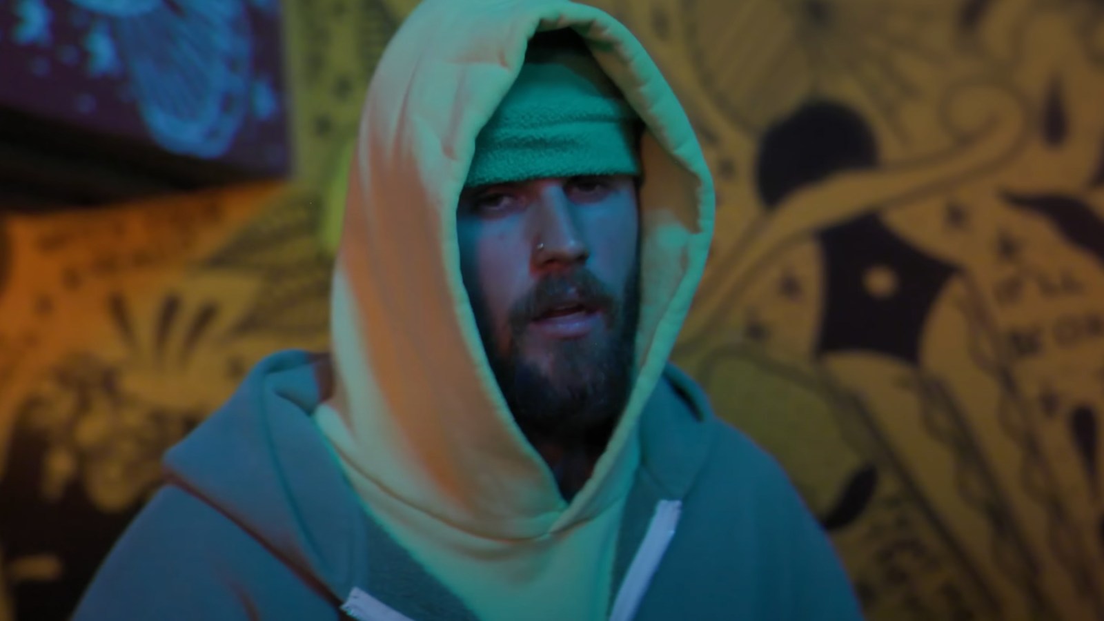 Justin Bieber Sips Beer Solo at a Bar in 'Bad Honey' Video: Watch