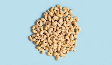 Are Cashews Good For You? Dietitian Explains Nutrients, Benefits