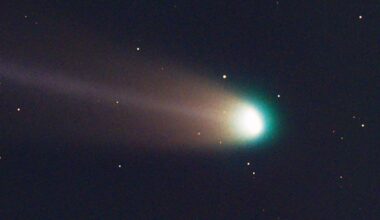 Now's your best chance to see Comet Lemmon and autumn's top meteor shower. Here's how