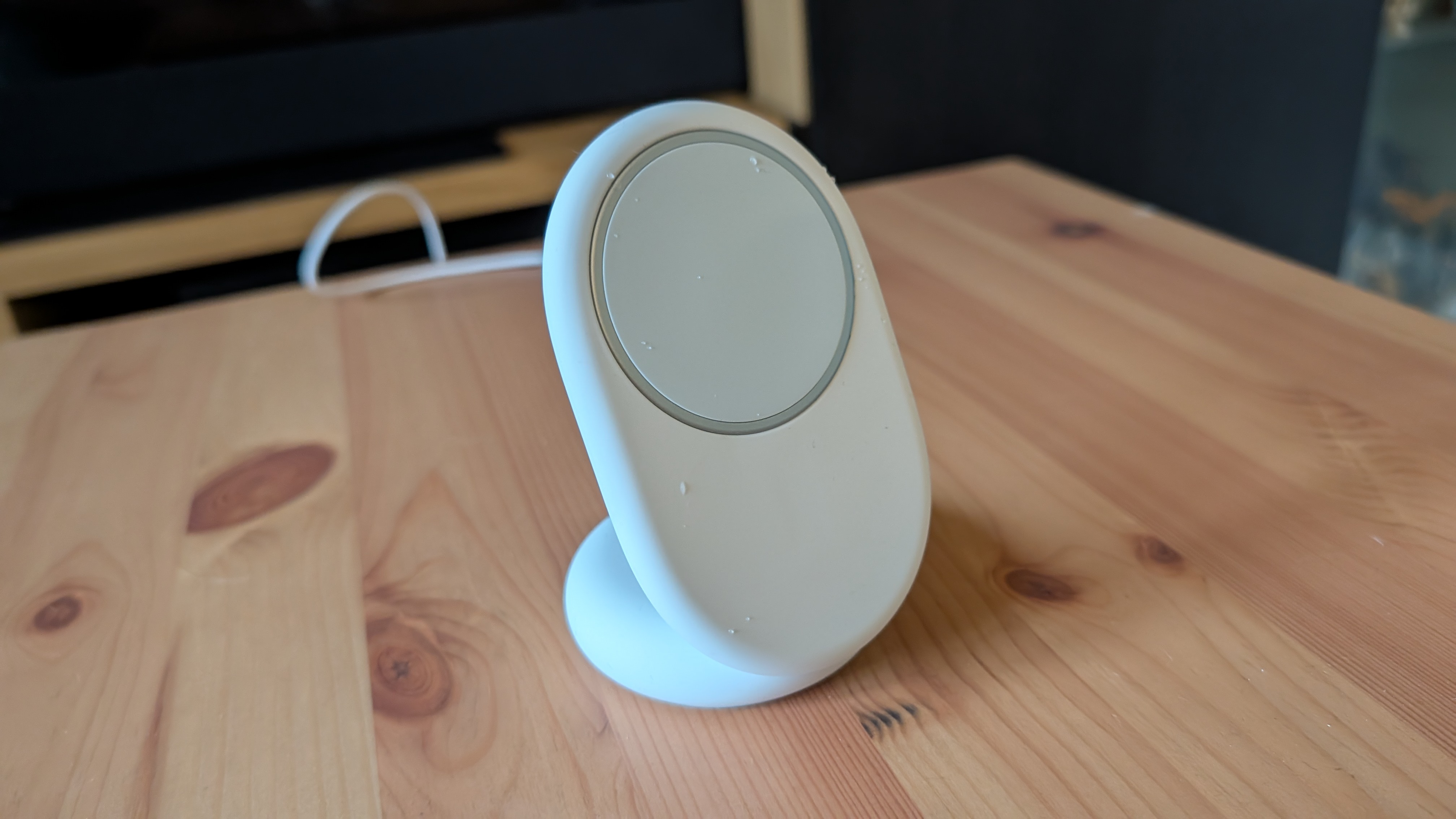 google pixelsnap stand with charger