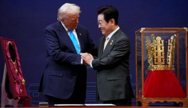 Trump and South Korea reach agreement on trade deal details as shutdown impacts widen in US - CNN