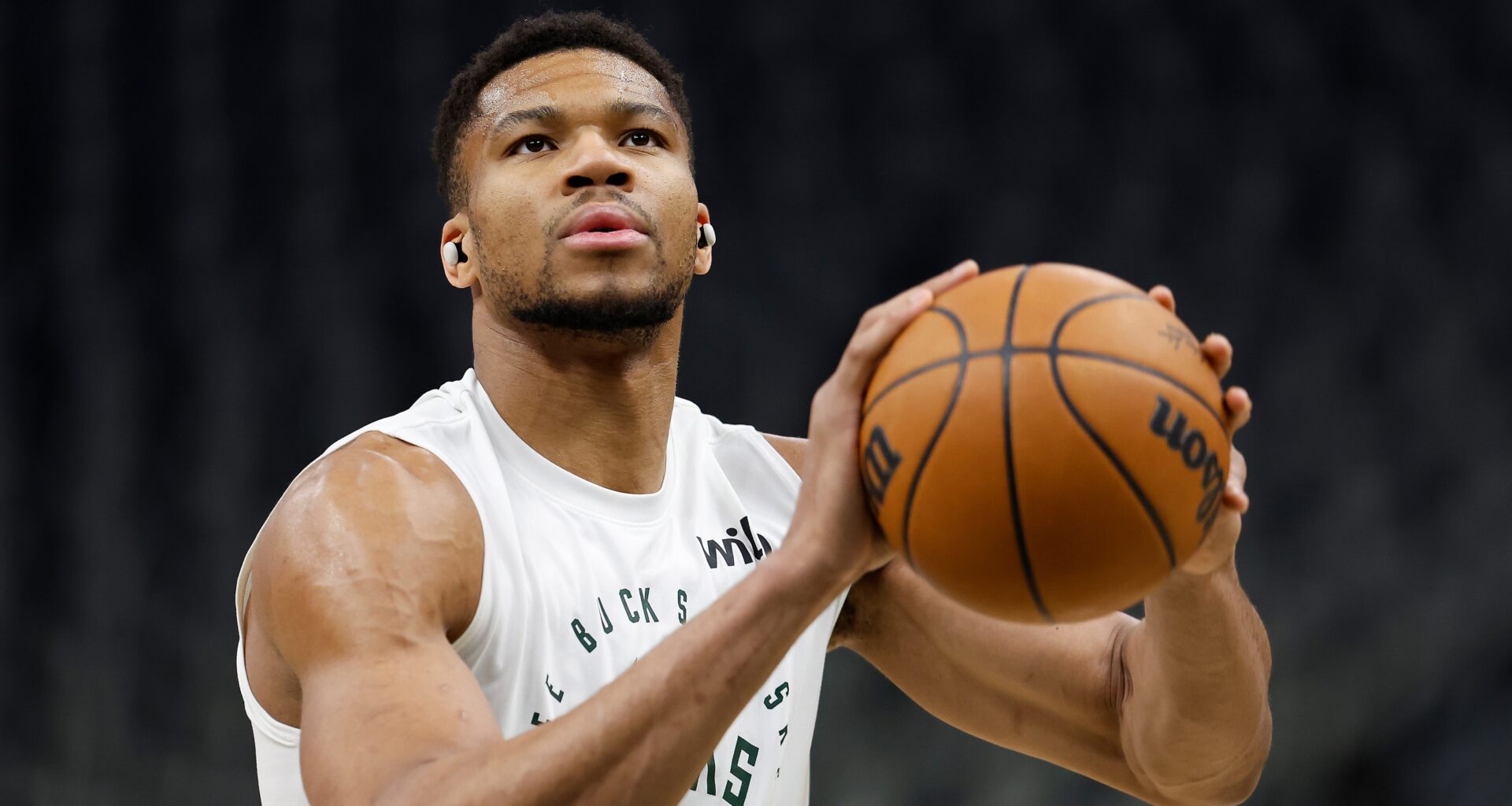 Giannis Antetokounmpo returns to Milwaukee Bucks practice after COVID-19 recovery