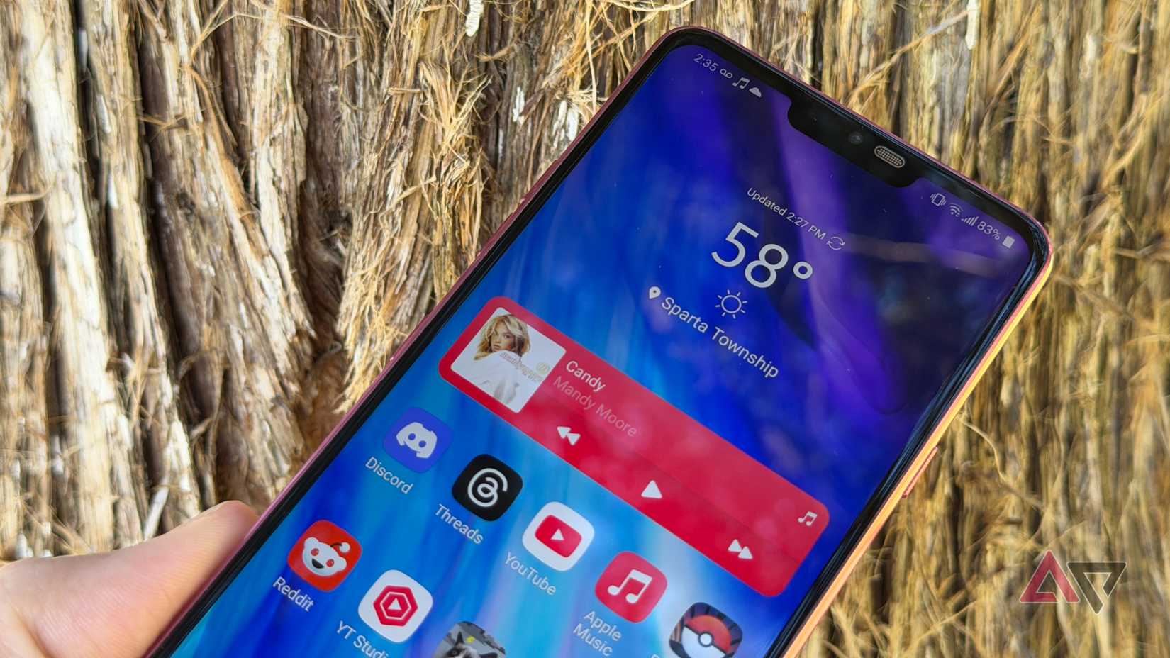 IPS LCD screen on the LG G7