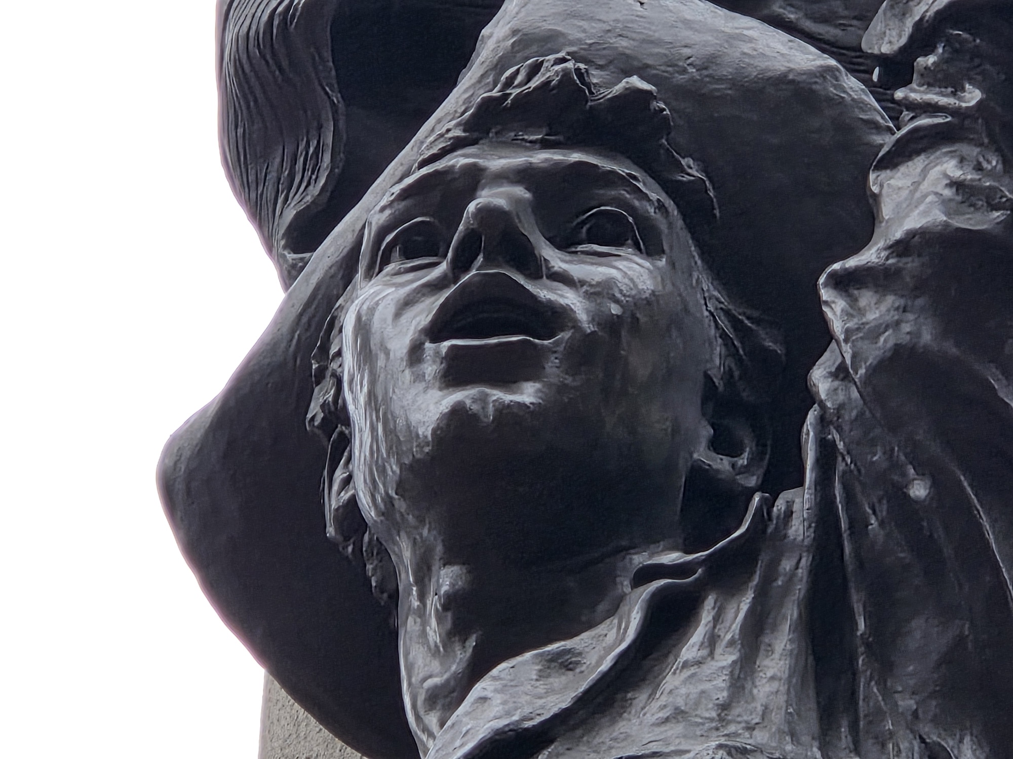 Admission Day statue by Galaxy S25 Plus