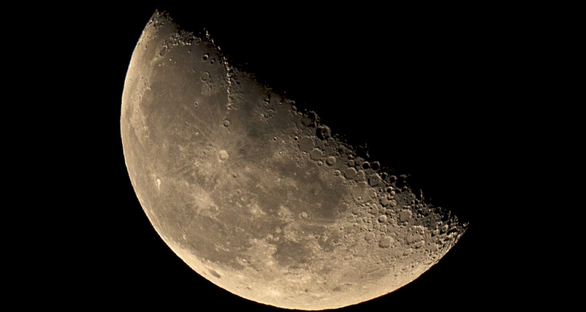 The moon cozies up to Jupiter on Oct 13. Here's how to see it