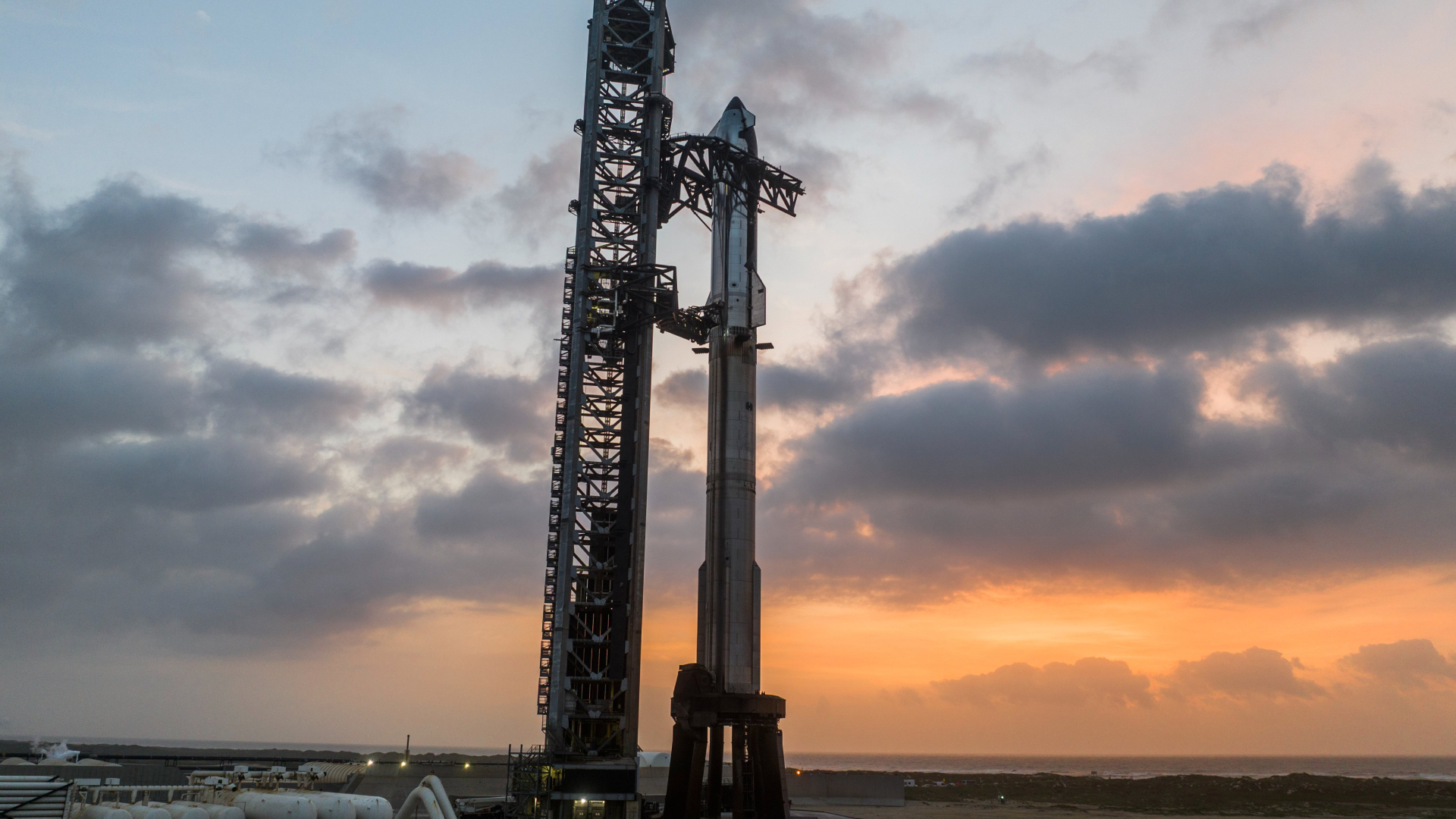 SpaceX's Starship Flight 9 megarocket on the launch pad at Starbase in South Texas ahead of a May 27, 2025 launch attempt.