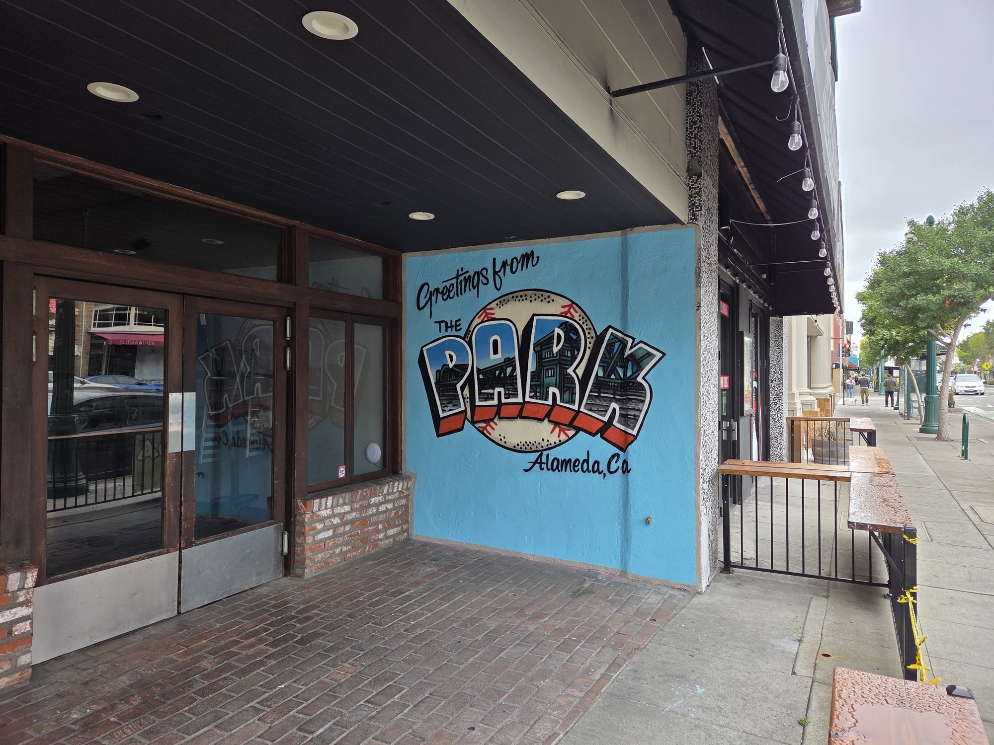 Park street mural shot by S25 Plus