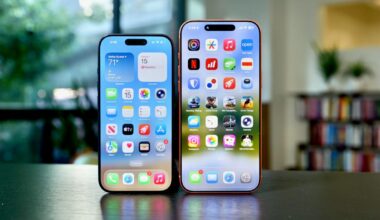 The iPhone 17 Pro and 17 Pro Max with their screens on