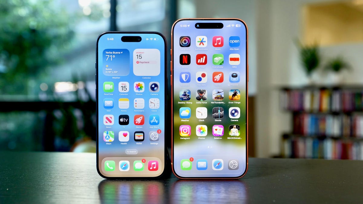 The iPhone 17 Pro and 17 Pro Max with their screens on