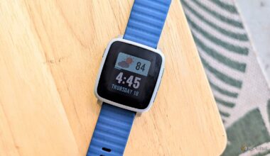 Pebble's Official App Returns to Android and iPhone After a Years-Long Hiatus
