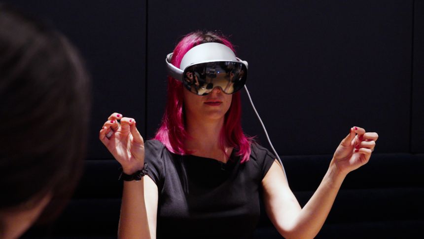 You can navigate the headset's software using hand gestures.