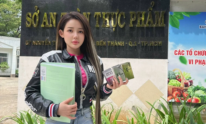 TikTok star says she unknowingly sold counterfeit collagen supplements