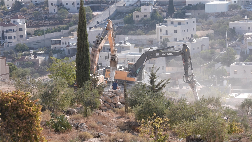 Israeli army demolishes 5 Palestinian homes, farm structure in occupied West Bank