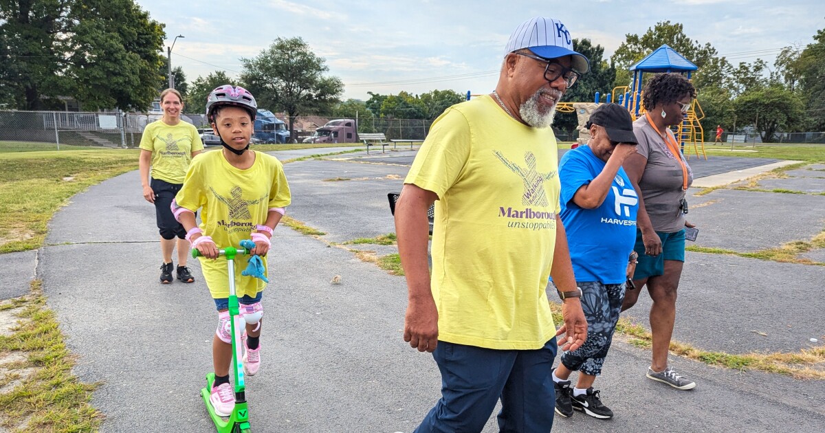 A Kansas City therapist started a walking group for exercise. She wound up building a community | KCUR