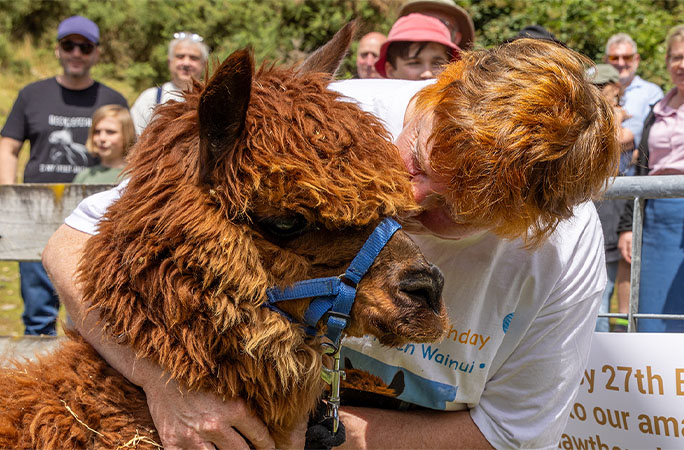 Wainui getting a kiss from Vicki