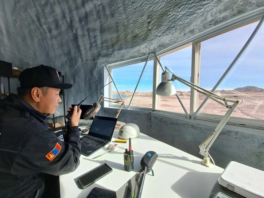 MARS-V’s crew scientist observes the outside terrain.