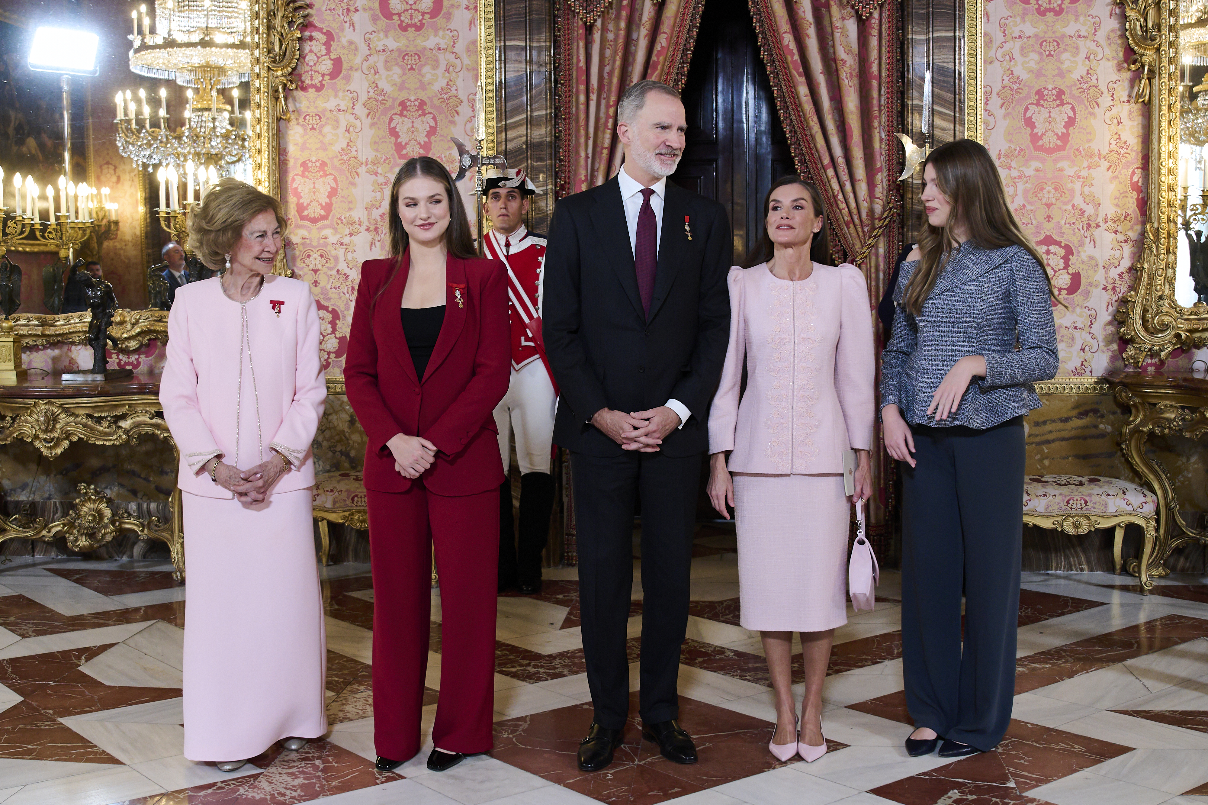 Queen Sofia, Crown Princess Leonor, King Felipe VI, Queen Letizia, and Princess Sofia of Spain posing at the Royal Palace in Madrid.
