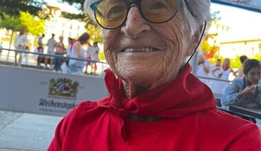 Iñaxi had always been active, but didn't start going to the gym until she was 94