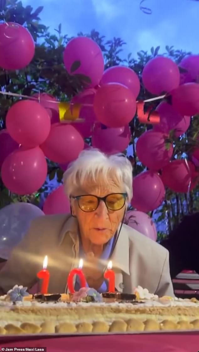 At 101 years old, Iñaxi is determined to never give up and become stronger