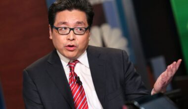 Fundstrat's Tom Lee says crypto is a 'leading indicator' for U.S. stock prices