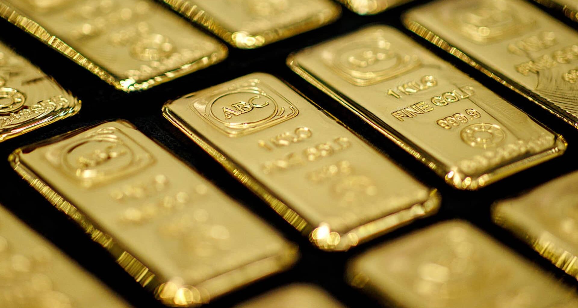 Gold set for fourth monthly gain as markets wager on U.S. rate cut