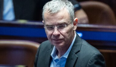 Government to appoint Yariv Levin to fill vacant haredi ministries