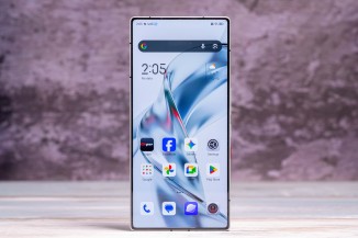 The under display camera helps keep a clean screen