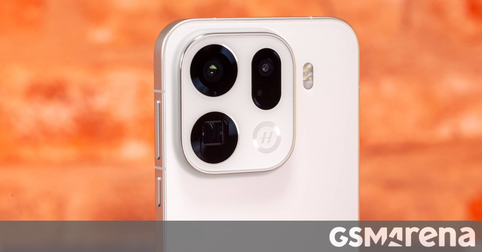 We took the Oppo Find X9 Pro to the Día de los Muertos in Mexico