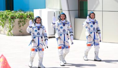 China's Stranded Astronauts Show the Dangers of Space Junk