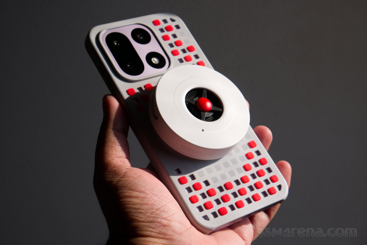 OnePlus 15 in for review