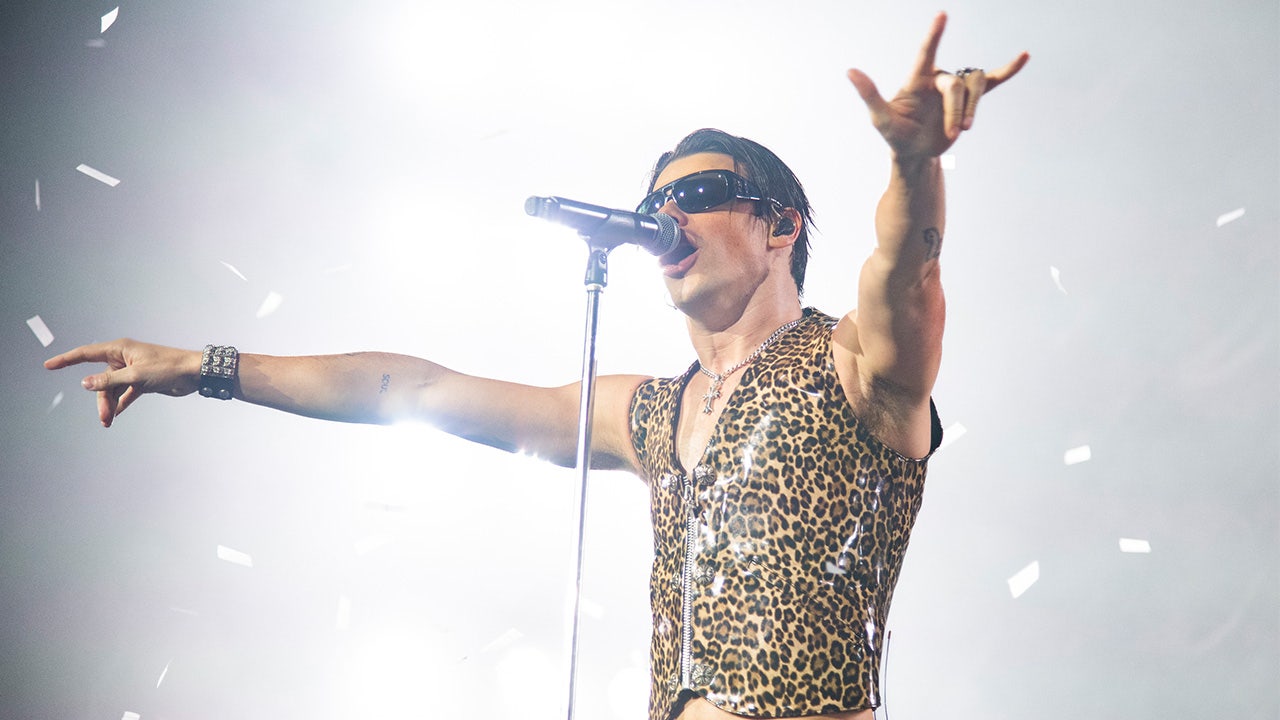 Yungblud cancels remaining tour dates after concerning health test results