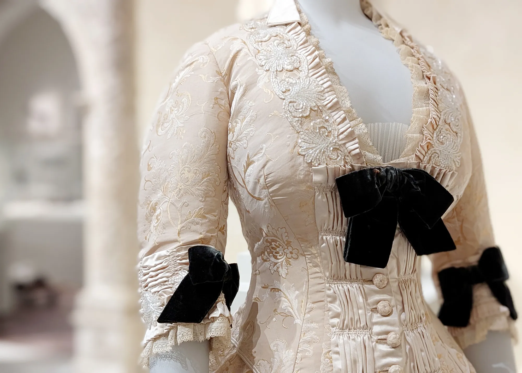 costume institute detail