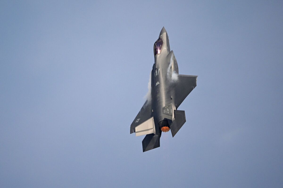 Trump to Host Saudi’s MBS With Eye Toward Defense, Tech Deals