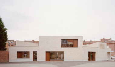 Pont Youth Center / LT2A