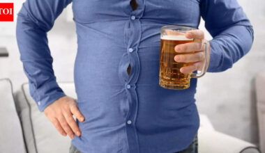 How alcohol causes you to have a beer belly: Effects of drinking on fat and muscle growth |