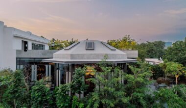K's Verandah / Hiren Patel Architects + Design