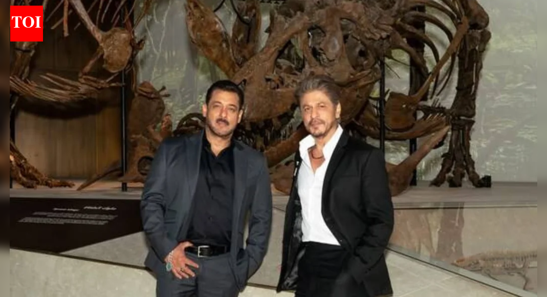 Shah Rukh Khan and Salman Khan visit Abu Dhabi museum, pose with giant dinosaur fossil; fans say, ‘Lately I’ve seen SRK more with him than Gauri’ | Hindi Movie News