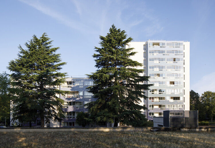 Pré de l’Enclos 2 Housing Rehabilitation / SOL Architecture & Urbanisme - Image 2 of 16