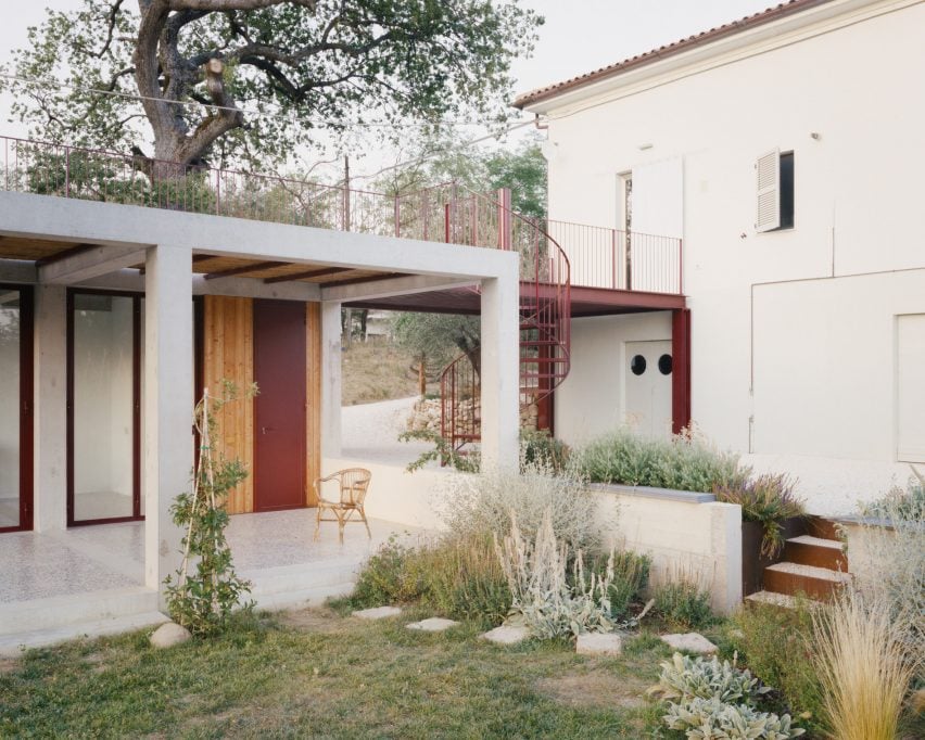 Annesso Rosso by Mecozzi Verdini