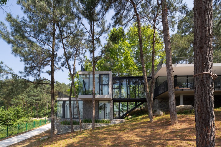  Tam Dao Retreat House / Idee architects - Image 2 of 21
