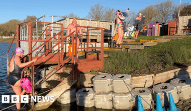 Berkshire swimmers brave cold lake to help fight depression