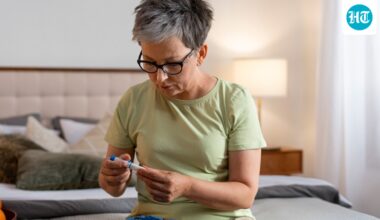 Doctor shares 5 tips to manage blood sugar spikes in older adults: ‘Eat fibre-rich foods like…’