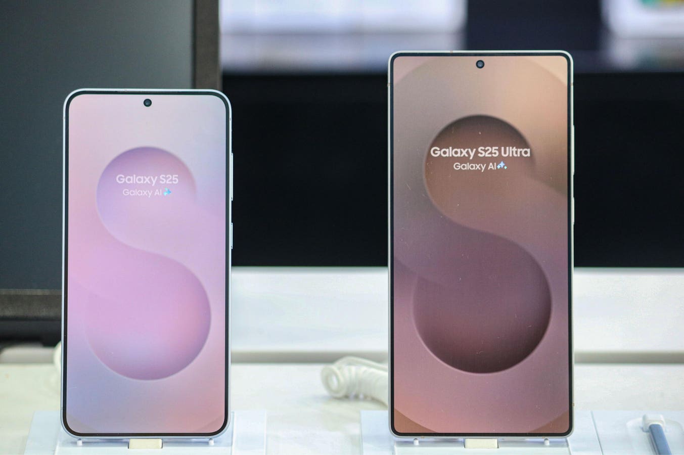 Amazon Updates Samsung Galaxy S25 Ultra Price With New Special Offer