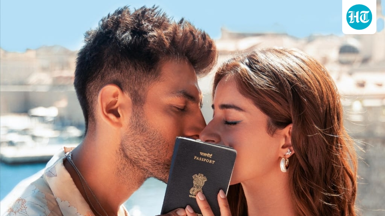 Kartik Aaryan, Ananya Panday spark sizzling chemistry in the title track of Tu Meri Main Tera Main Tera Tu Meri: Watch