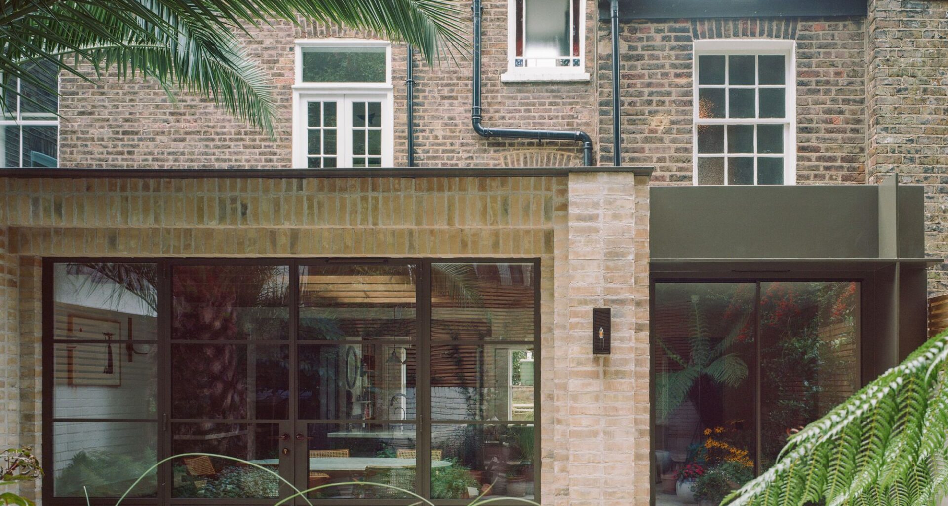 Threshold House / Studio McW